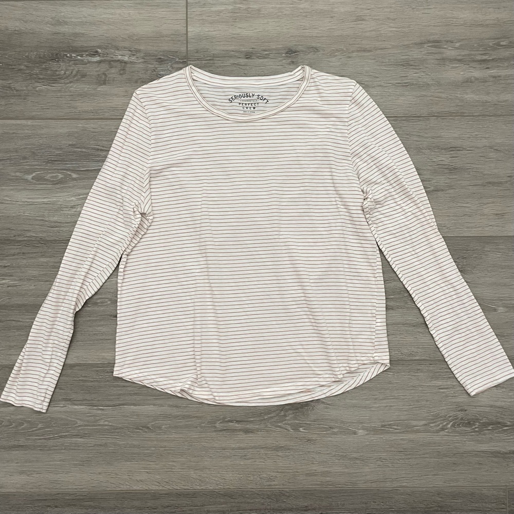 Pair of Aeropostale teen girls long sleeve tees - Picture 3 of 4